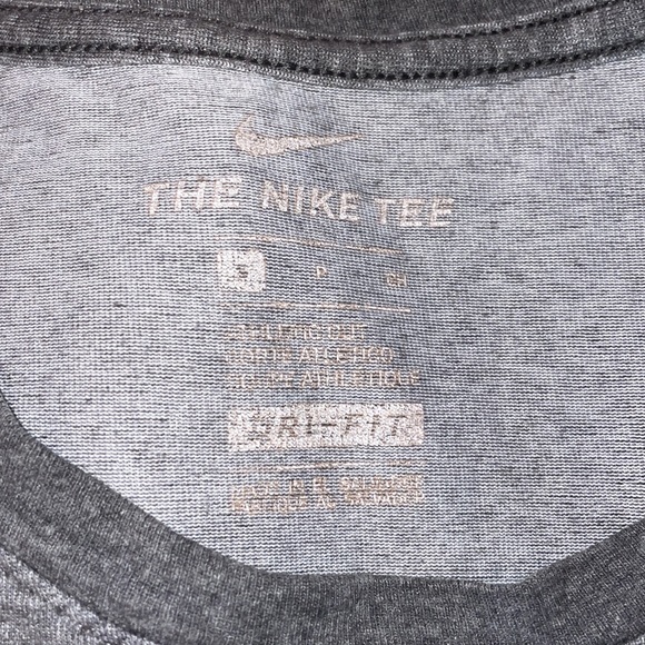 Nike Dri-Fit men’s small T-shirt - Picture 2 of 3